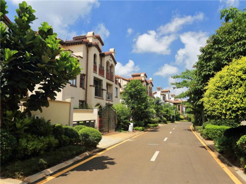 串串龙加盟在临颍县开店复杂吗，2025年还能在临颍县开串串香店吗