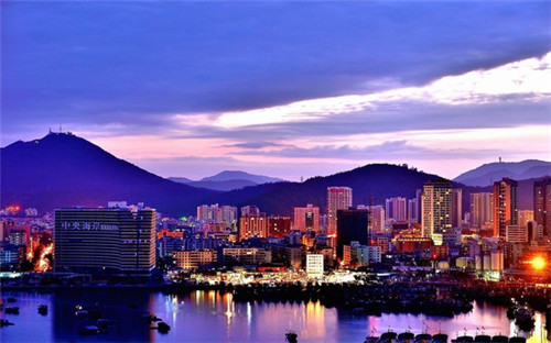 歌词里有爱的漩涡是什么歌（爱的漩涡谁唱的）